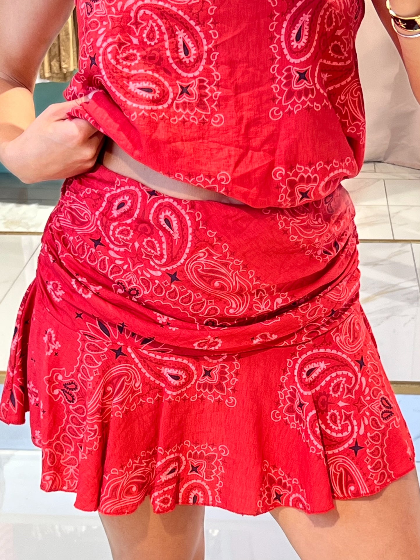 Ensemble top / jupe et foulard bandana  - rouge