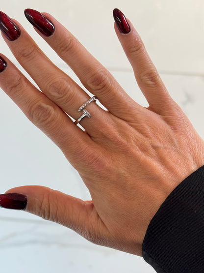 Bague design clou avec cristaux étincelants - Acier inoxydable réglable or ou argent