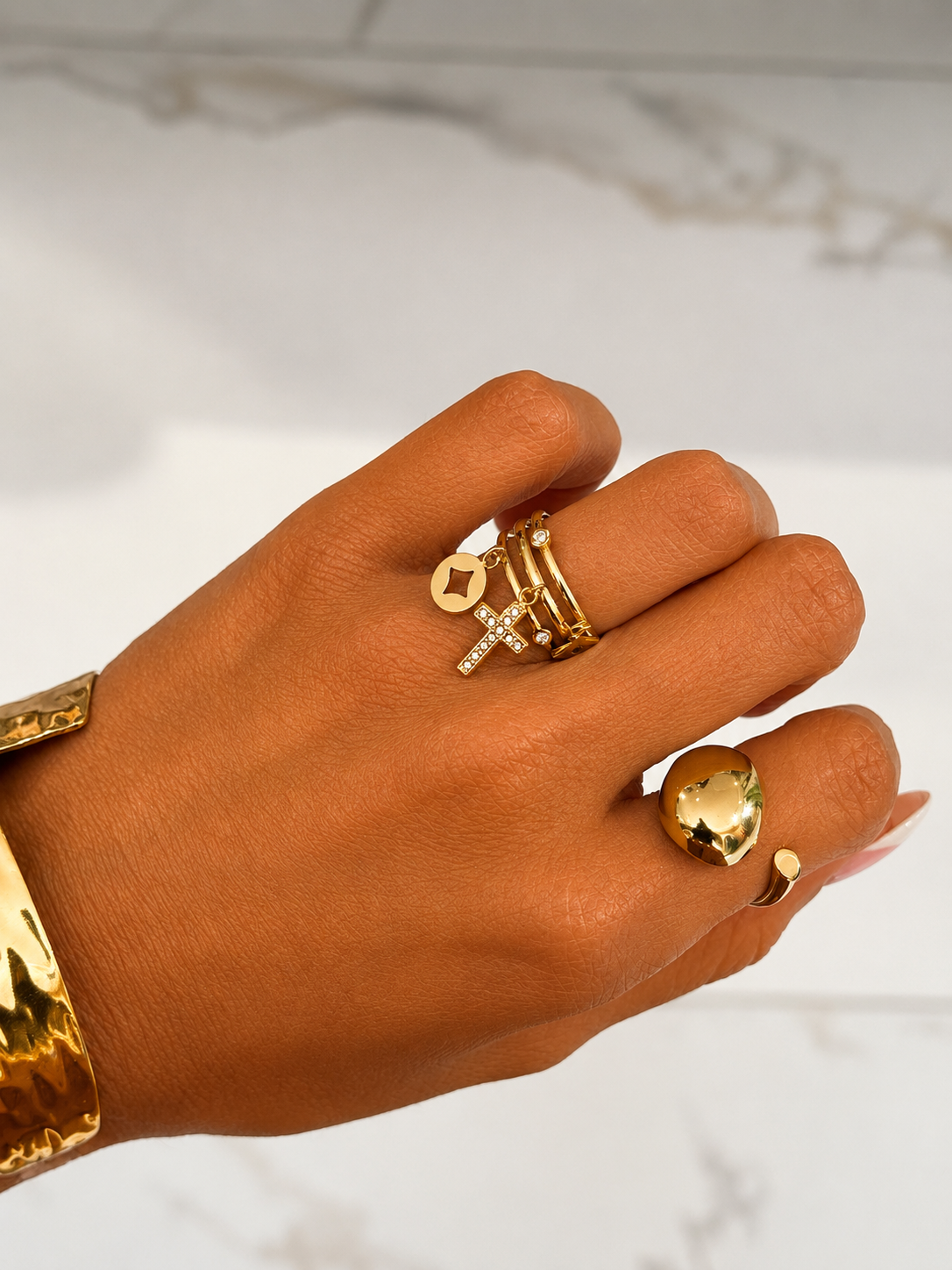 Bague croix charms
