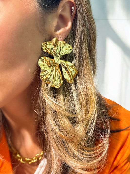 Grosse boucles d’oreilles fleurs or