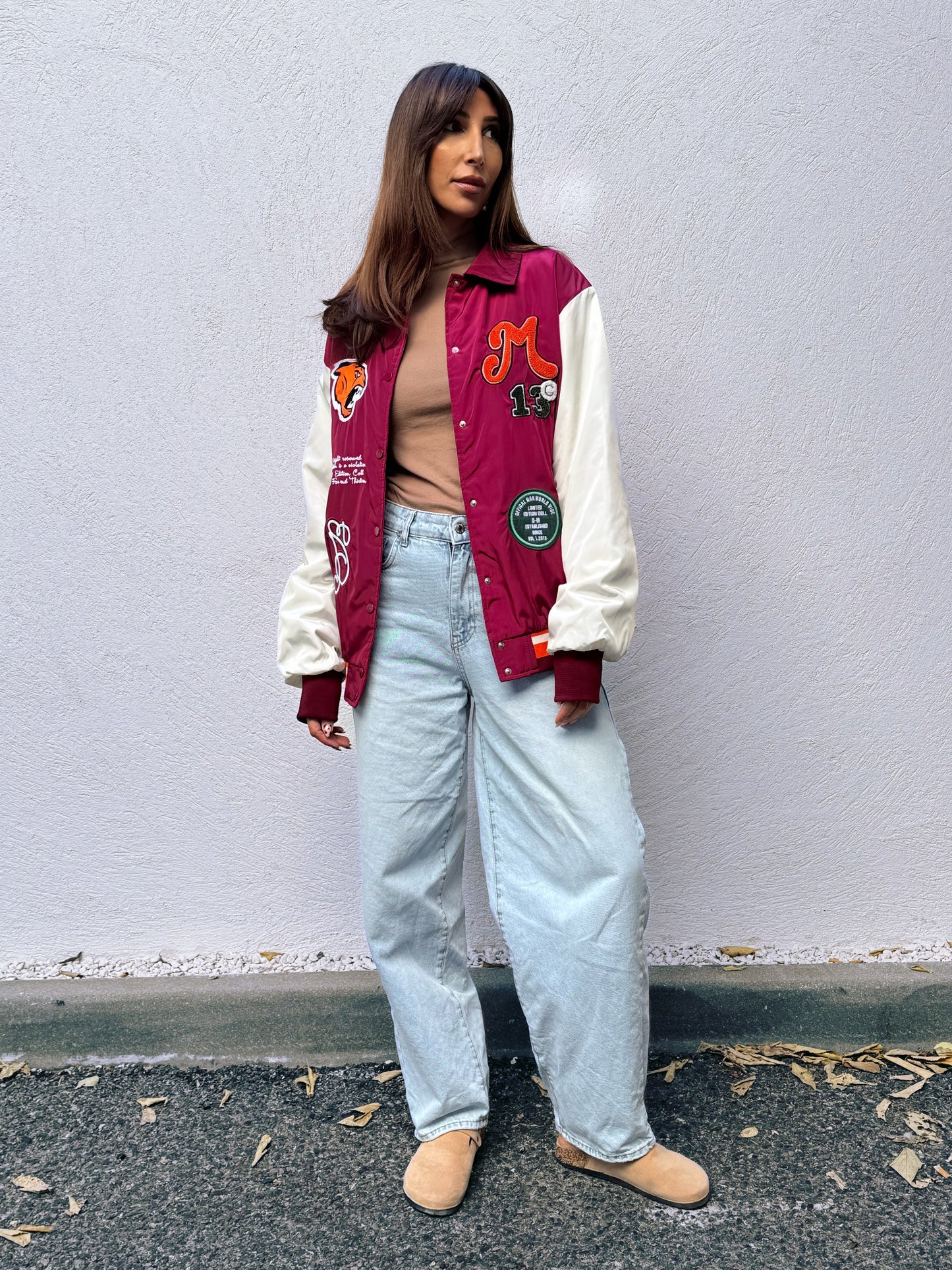 Blouson college brodé bicolore avec poches bordeaux