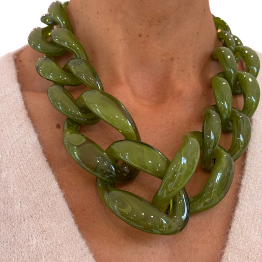 Collier maillon xl en résine vert pistache