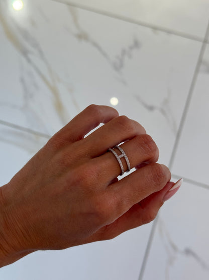 Bague H fine et strass