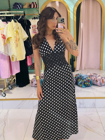 Robe longue a pois nouable dans la nuque - noire