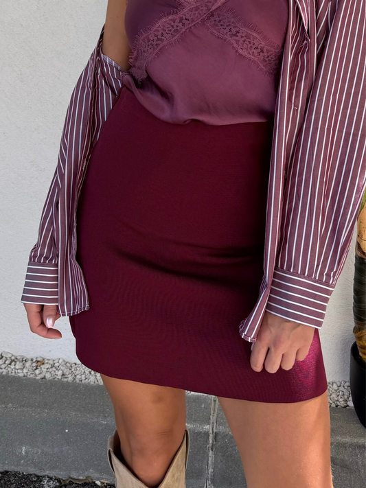 Jupe en maille bordeaux – Coupe trapèze