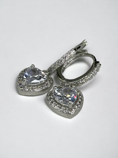 Boucle d’oreille petit anneau et coeur strass gamme spacy ( disponible en doré et argenté )