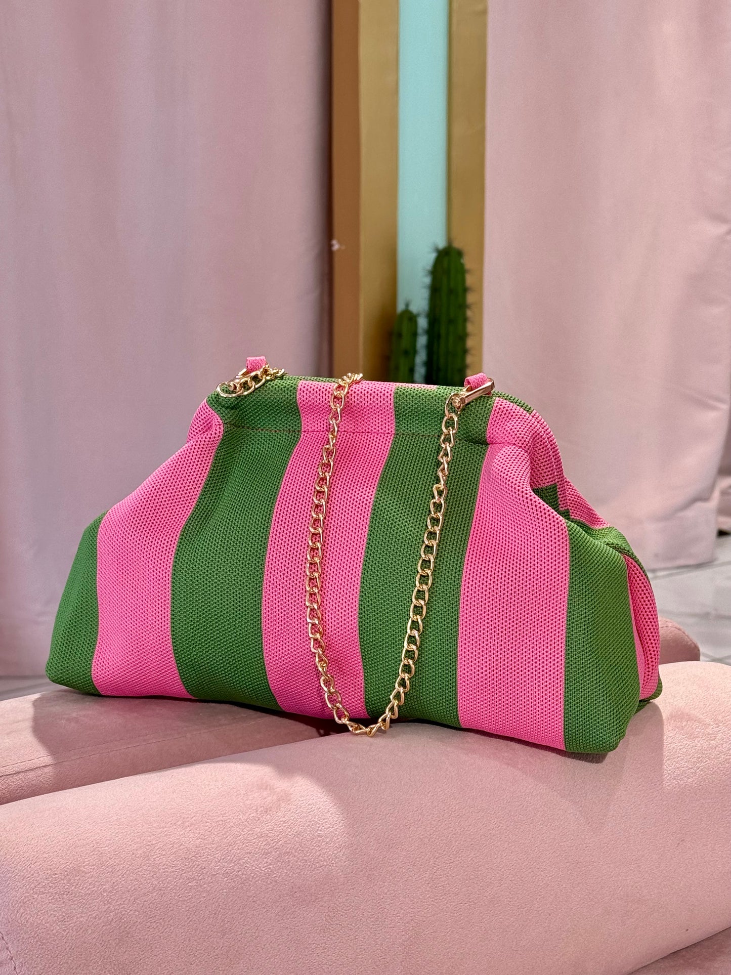 Pochette verte et rose