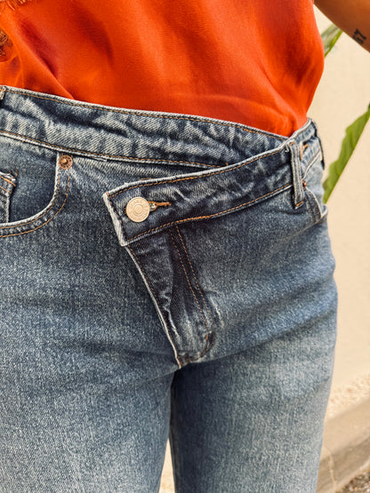 Jean Wide Leg – Boutons croisés – Coloris brut avec surpiqûres camel