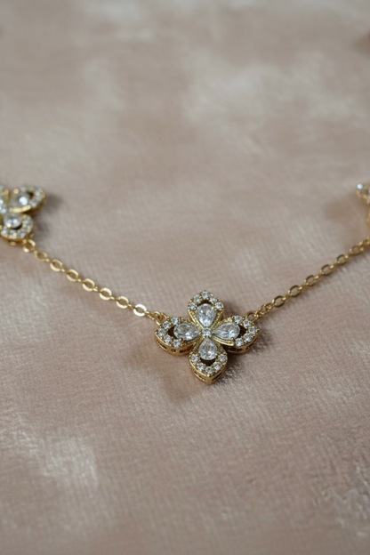 Collier dana fleurs strass
