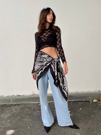 Top en dentelle noire – Crop top manches longues – Stretch & chic