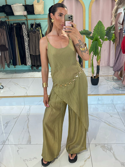 Ensemble top asymétrique  & pantalon léger et fluide - pistache