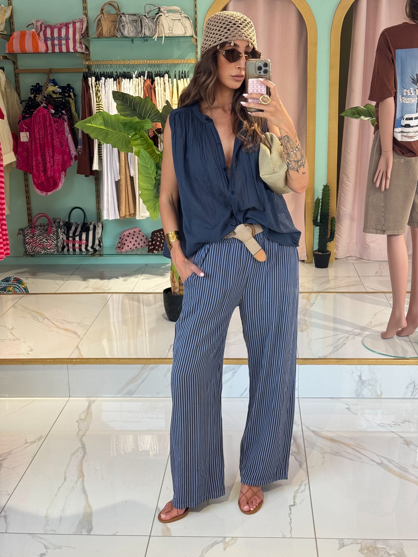 Pantalon fluide à fines rayures chocolat - bleu marine