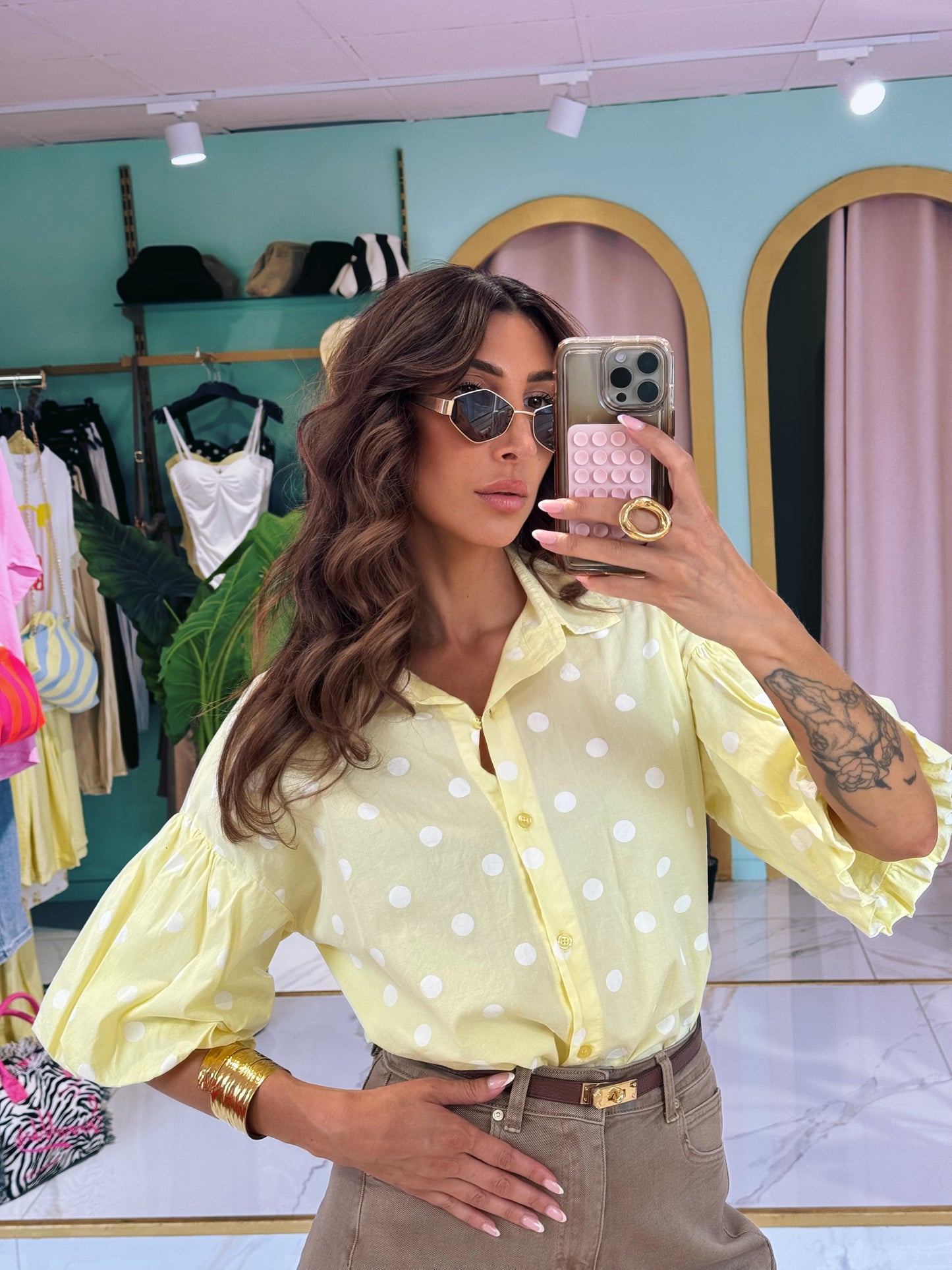 Chemise à pois avec manches bouffantes - jaune