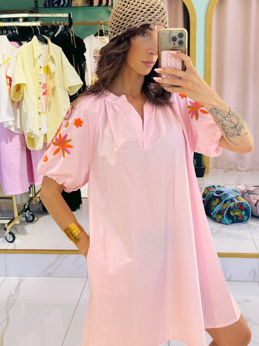 Robe en popeline de coton avec manches  bouffantes brodées - rose