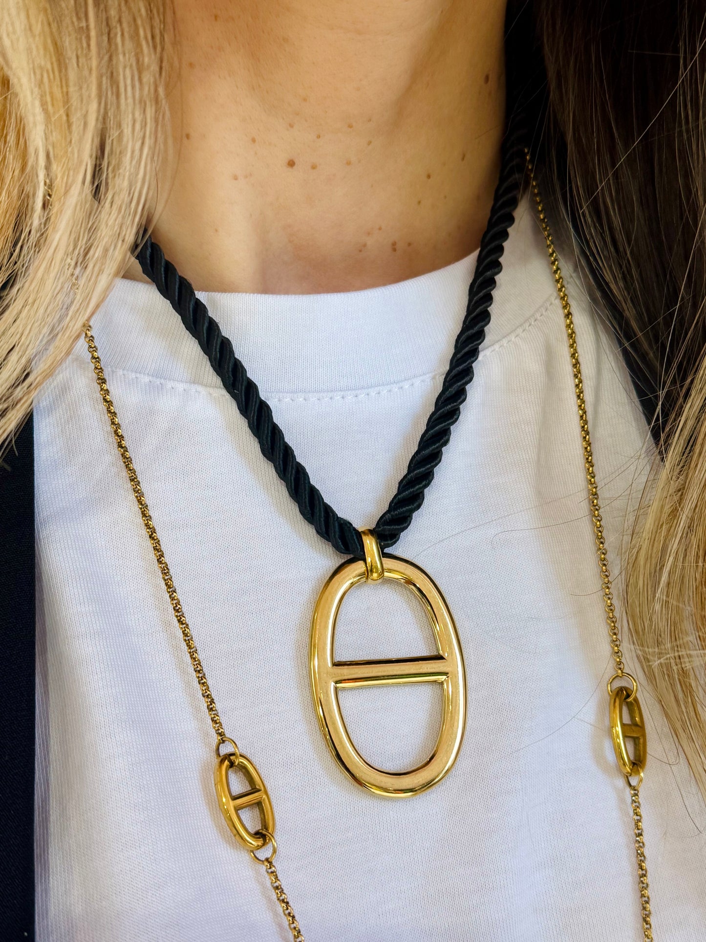 Collier cordon H