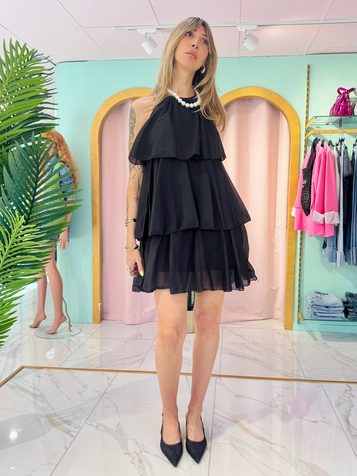 Robe trapèze  à volants noire