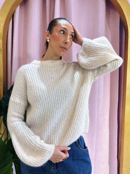 Pull tout doux à manches ballon crème