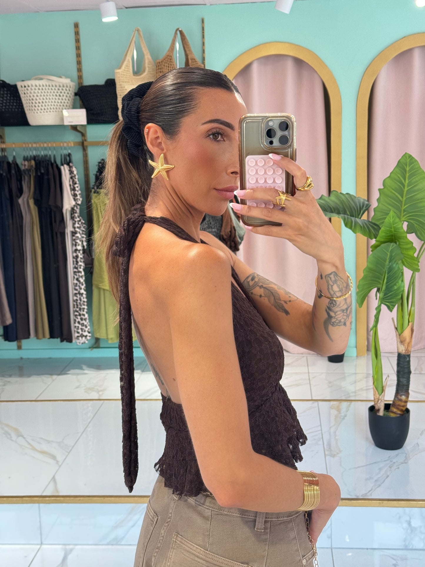 Top dentelle avec broche soleil- marron