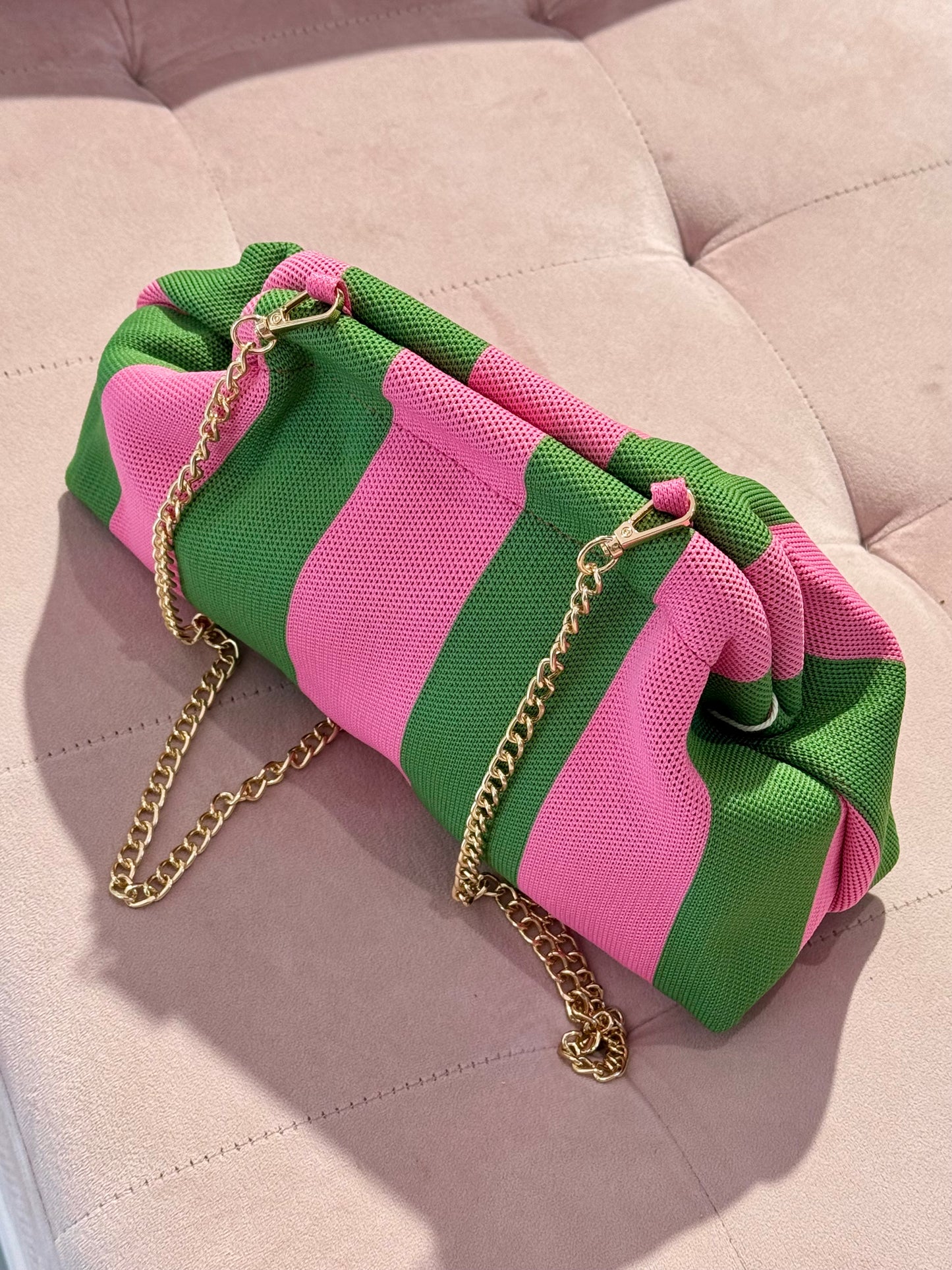 Pochette verte et rose
