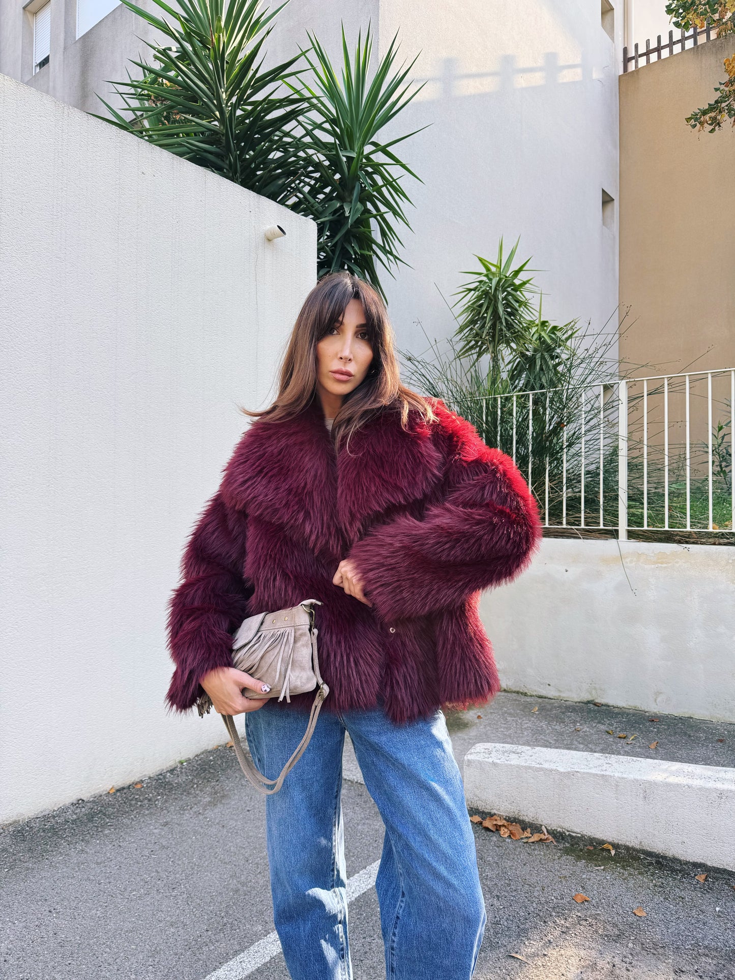 Manteau fausse fourrure bordeaux