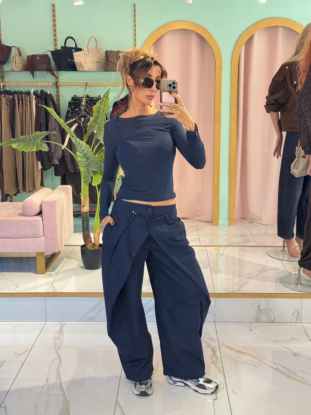 Top moulant en cachemire bleu marine