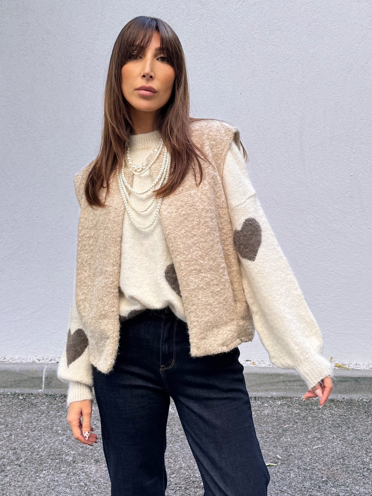 Pull doux à cœurs – crème