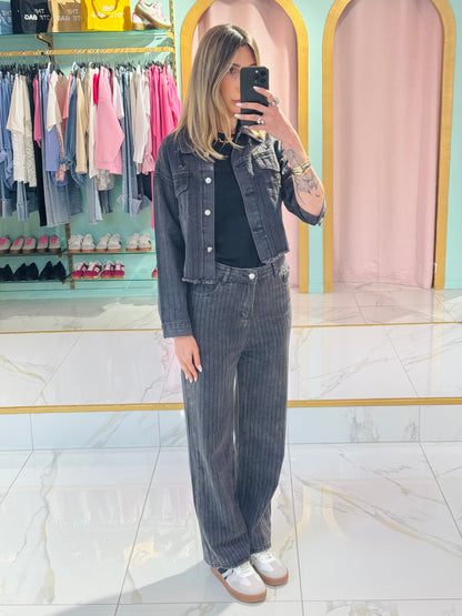 Veste en jean noir et strass
