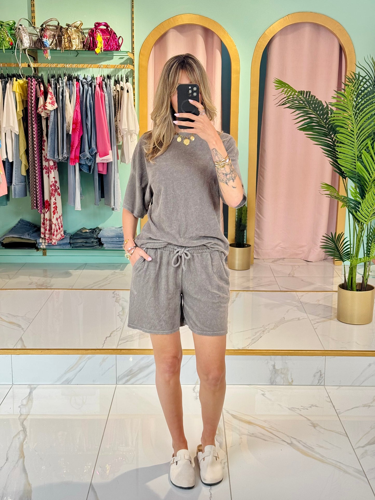 Ensemble éponge loose – Le look chill & stylé de l’été coloris gris