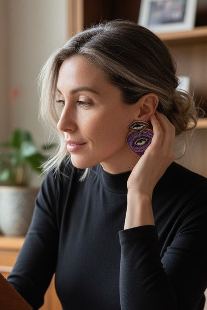 Boucles d’oreilles brodées à la main-coeur de protection violet