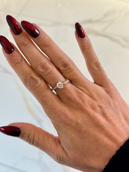 Bague solitaire avec cristaux pavés - Acier inoxydable réglable or ou argent