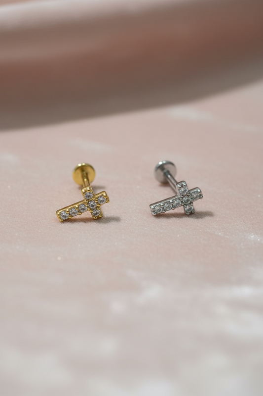 Piercing mini croix