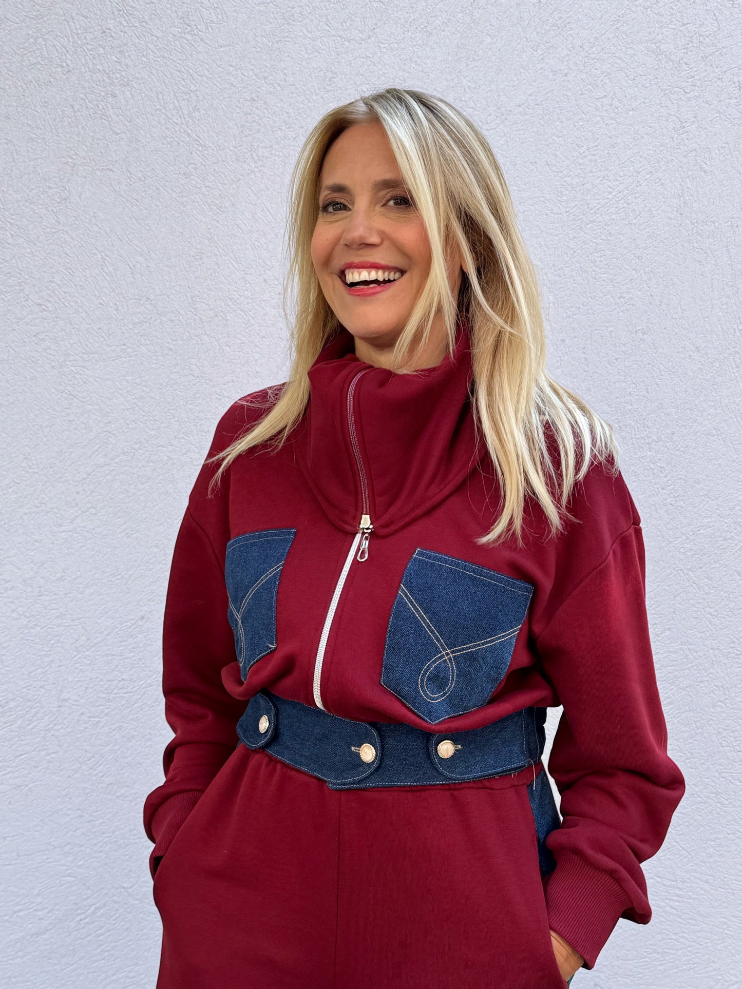 Ensemble streetwear patchwork jean & sweat – bordeaux