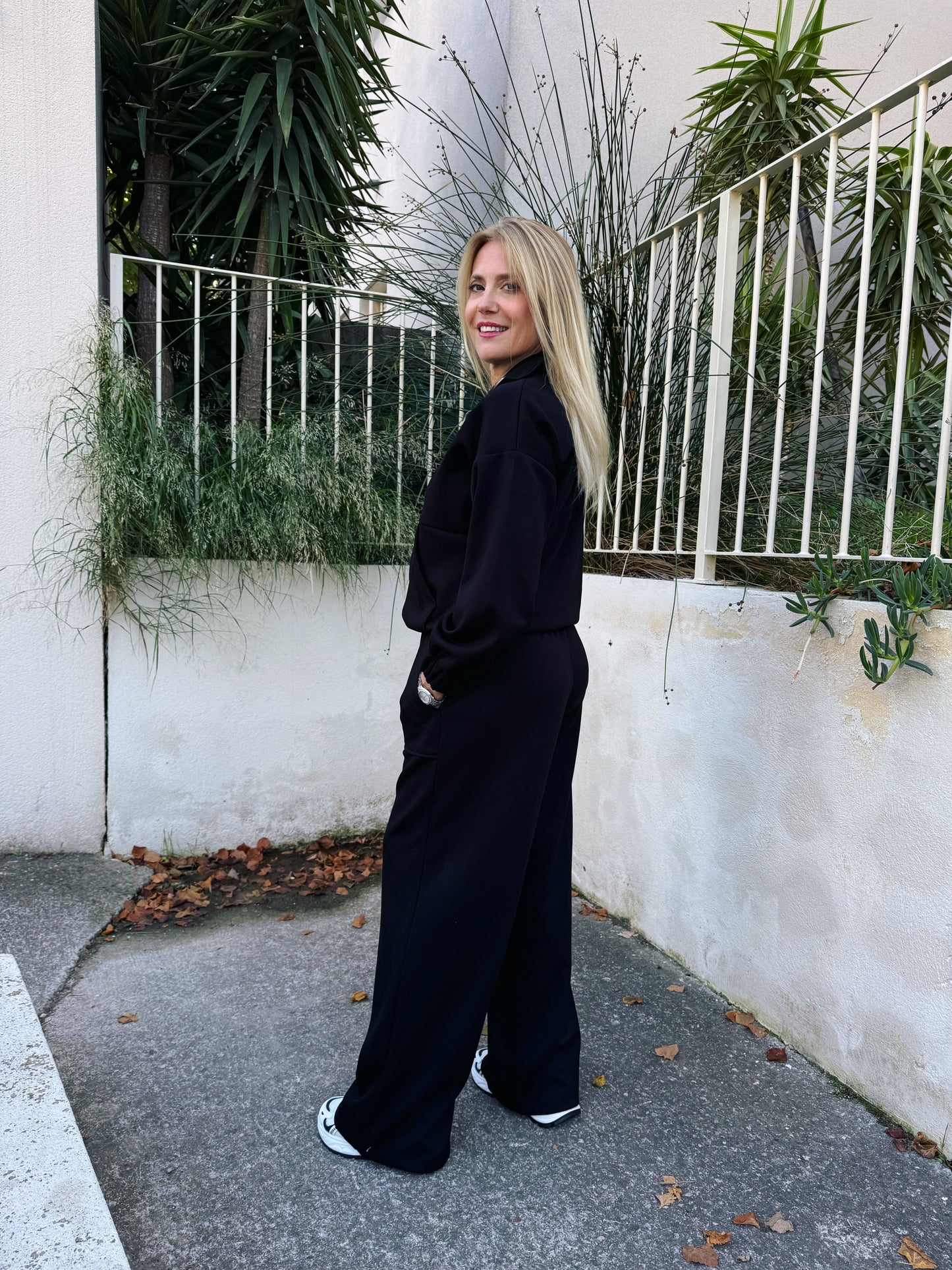 Ensemble Jogging Douceur – Confort & Style coloris noir