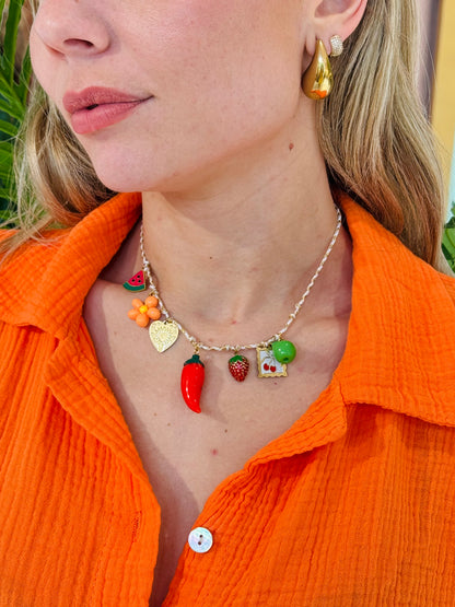 Collier charms sur cordon piment & compagnie