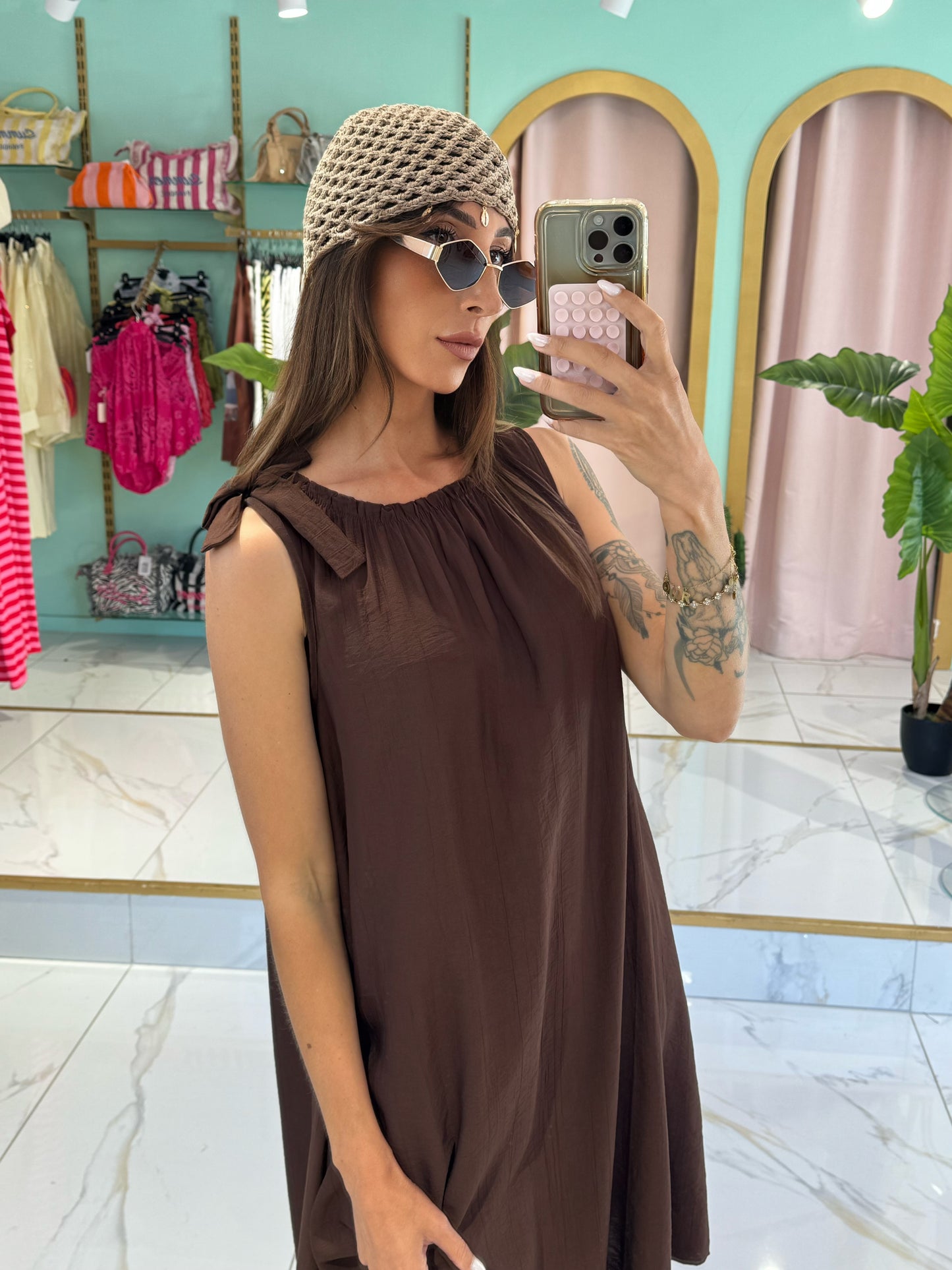 Robe oversize en viscose avec noeud et fente - marron