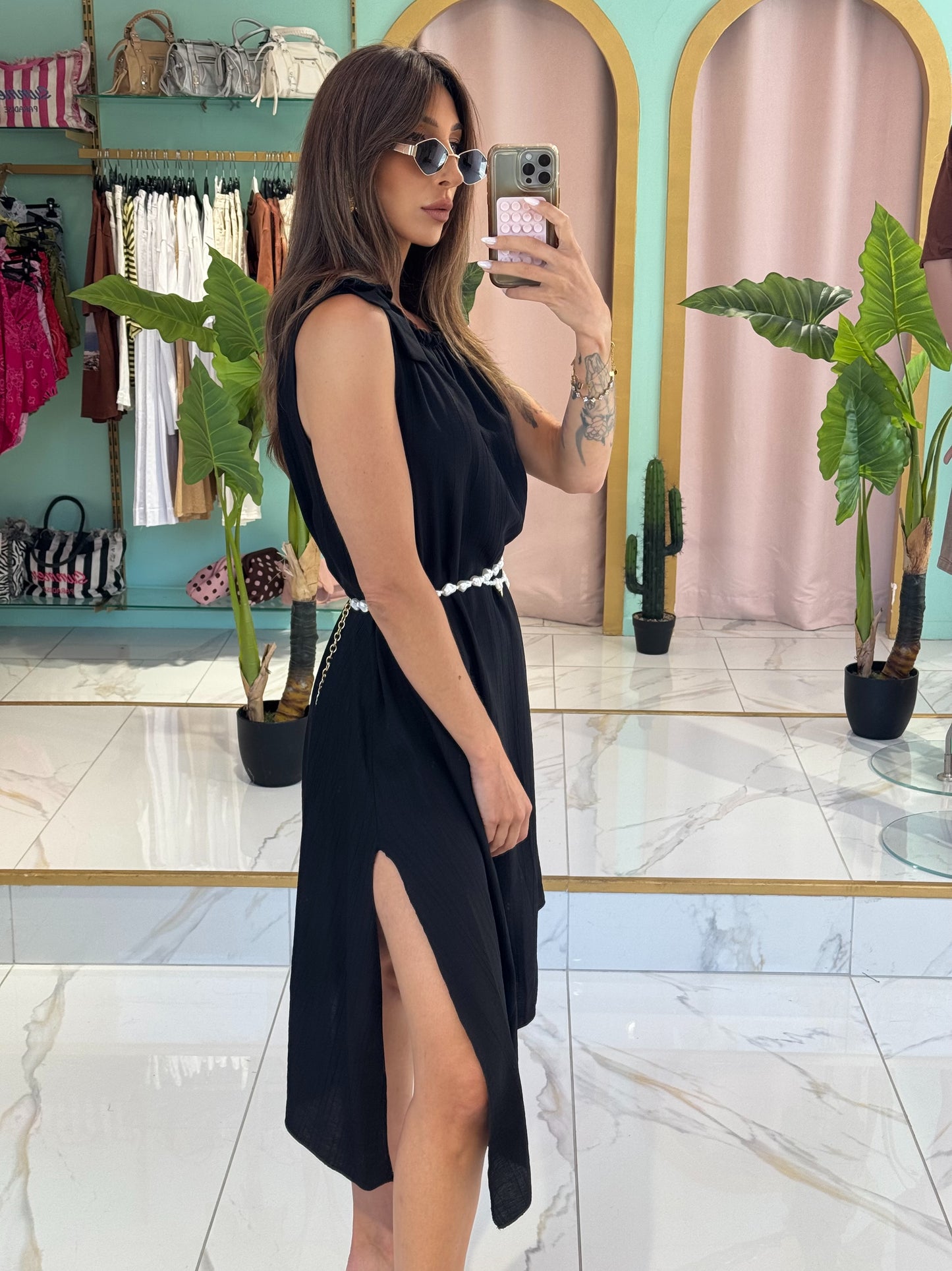 Robe oversize en viscose avec noeud et fente - noire
