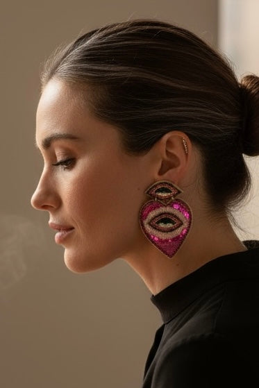 Boucles d’oreilles brodées à la main-coeur de protection rose