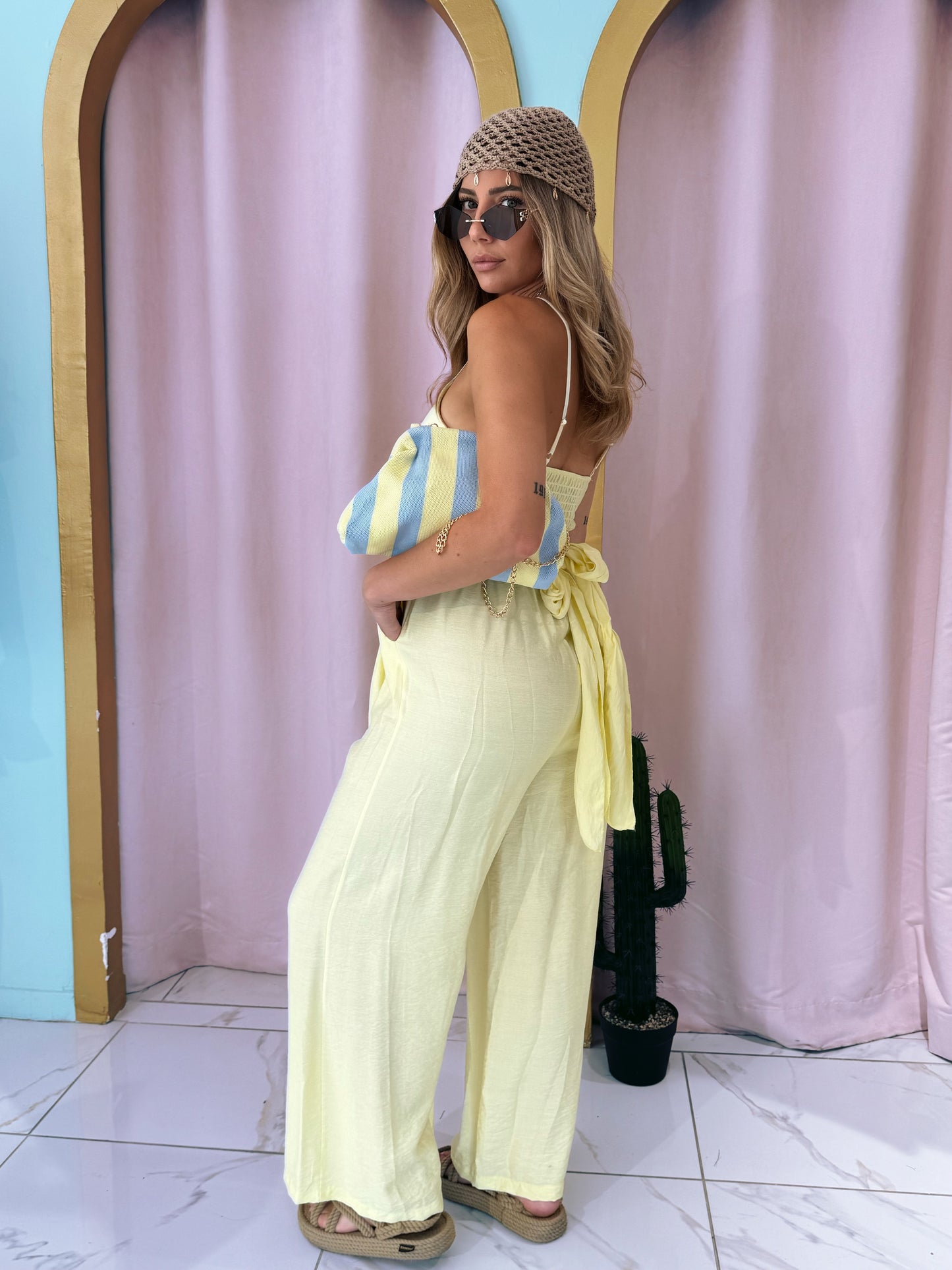 Pochette bleu et jaune