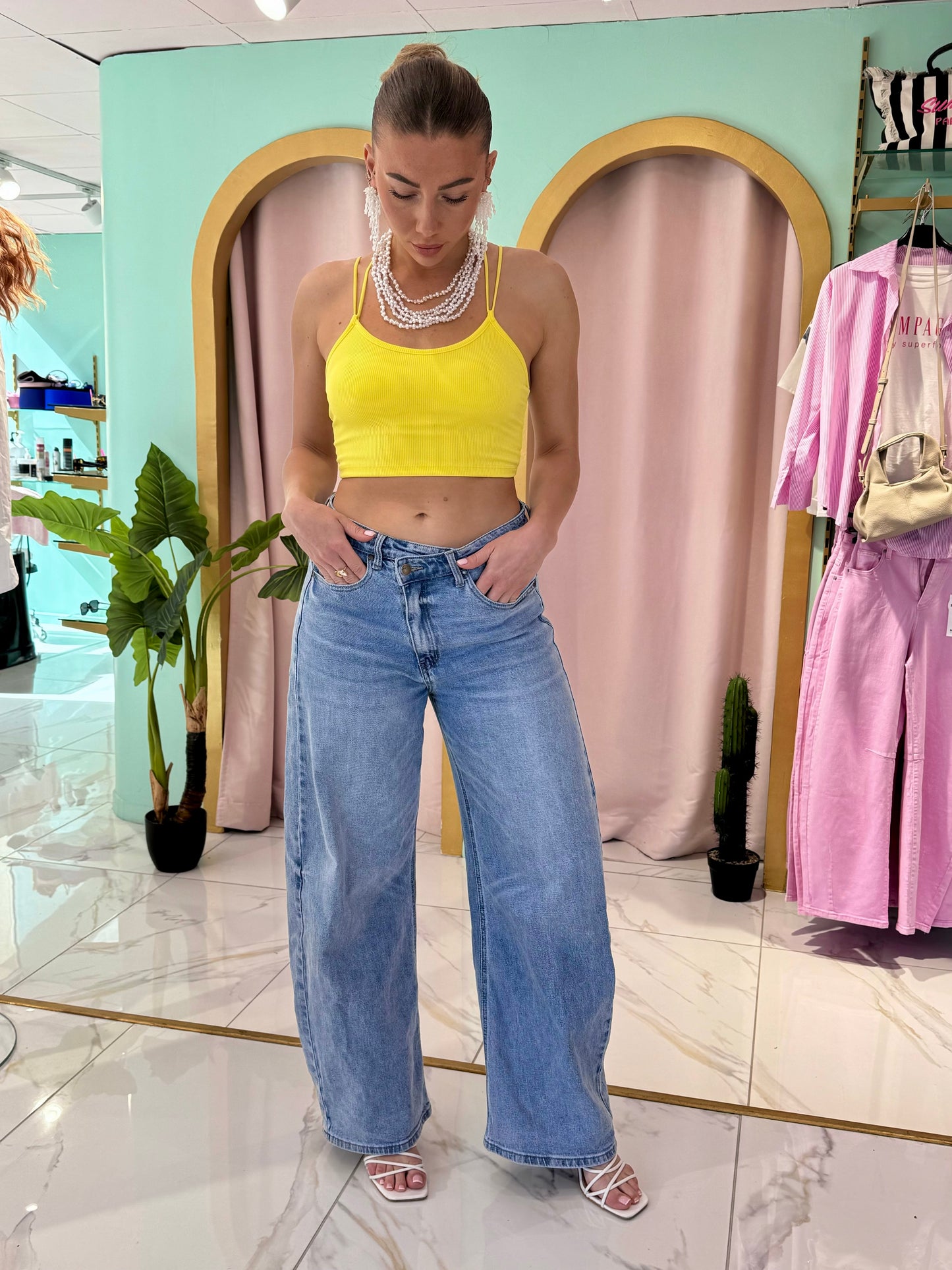Crop Top à Coques – Dos Croisé & Maille Côtelée jaune