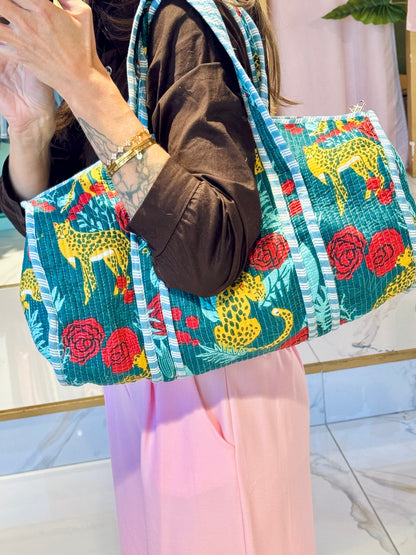 Sac week-end matelassé + pochette offerte - vert & tigre