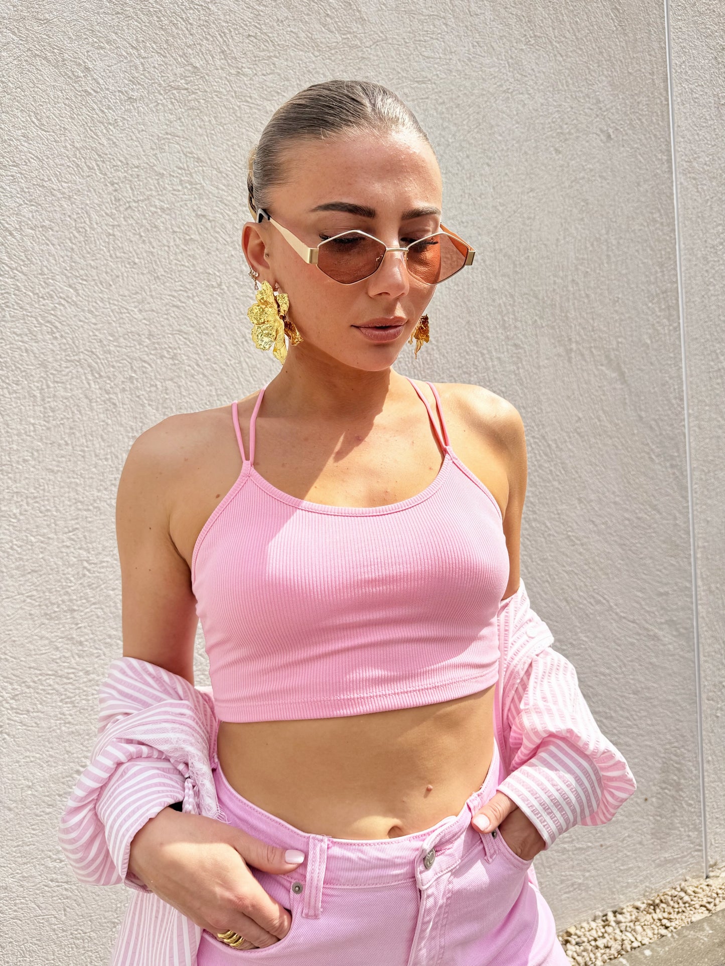 Crop Top à Coques – Dos Croisé & Maille Côtelée rose