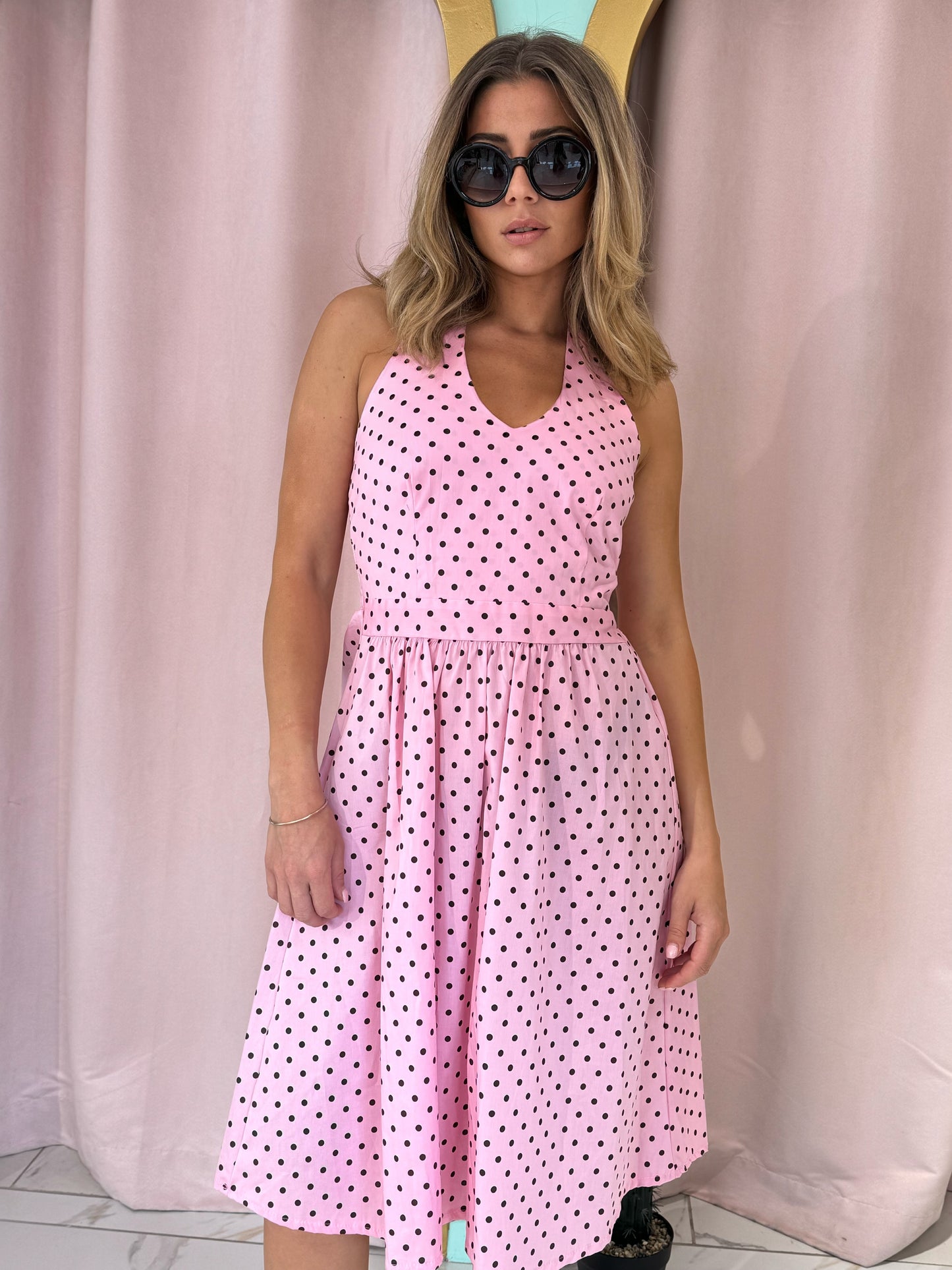 Robe à pois longueur midi en popeline de coton - rose