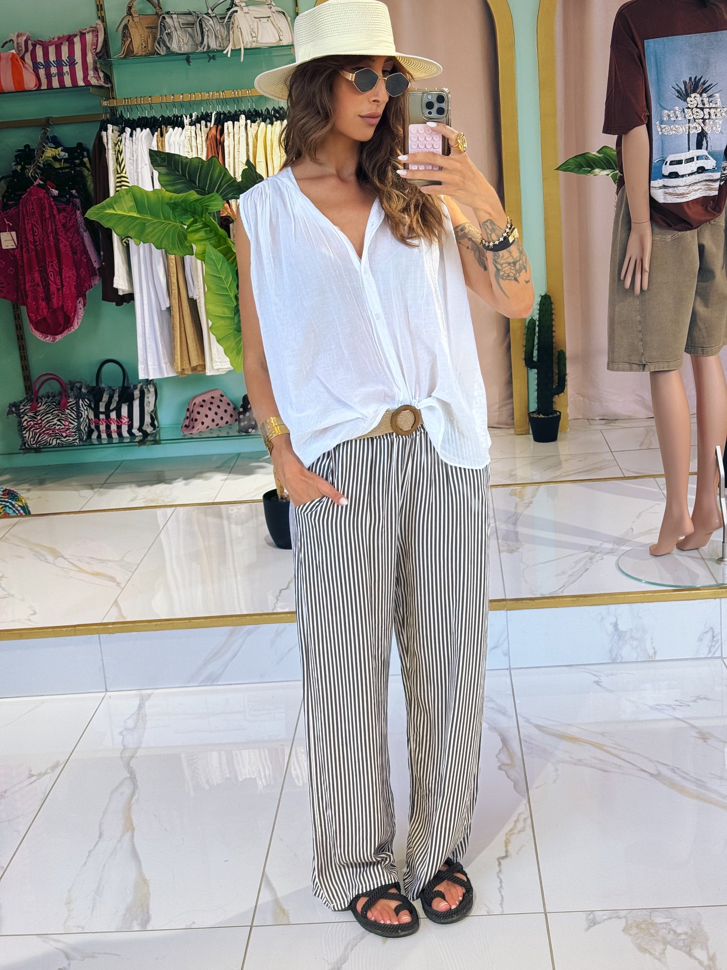Blouse légère sans manches- blanche