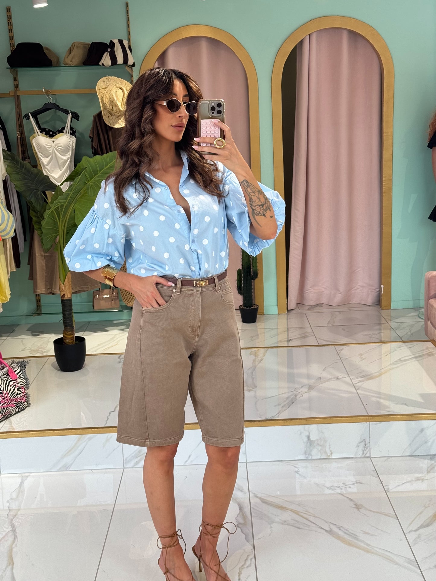Chemise à pois avec manches bouffantes - bleu