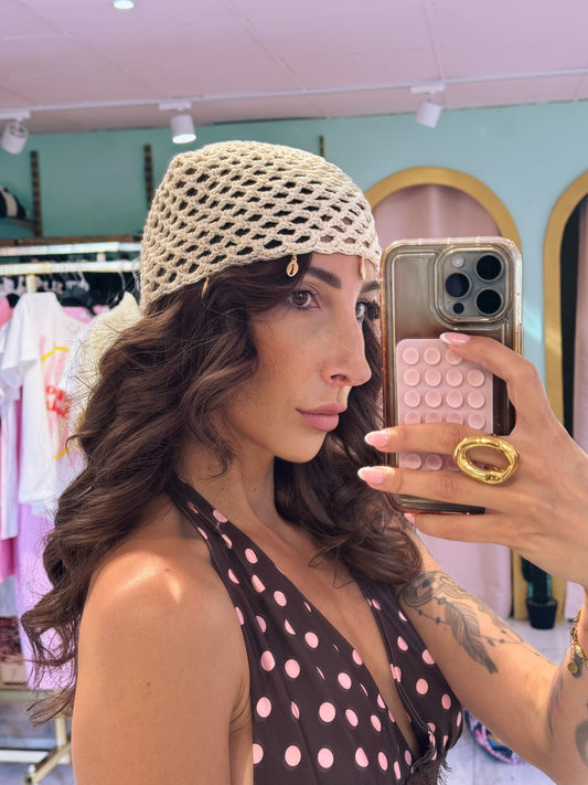 Bonnet filet avec coquillage coloris beige