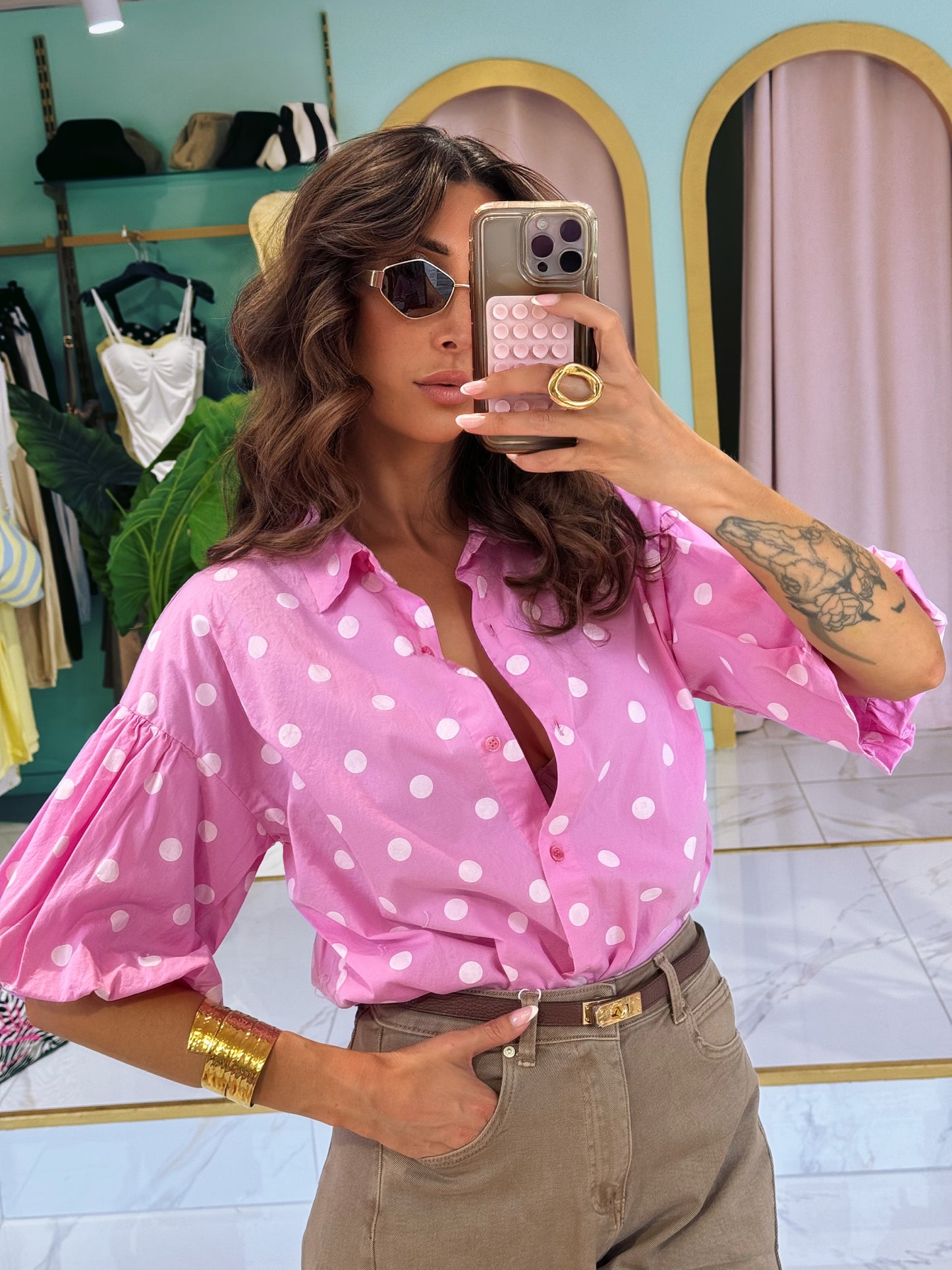 Chemise à pois avec manches bouffantes - rose