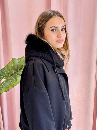 Cagoule capuche bi matière avec fausse fourrure noire
