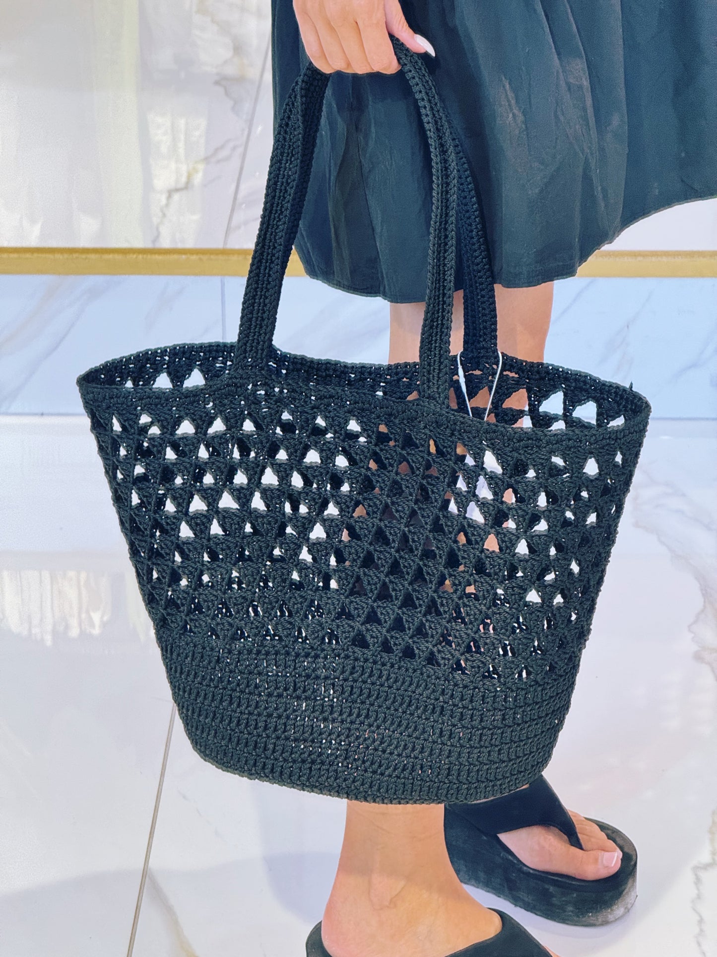Cabas panier rigide ajouré - noir