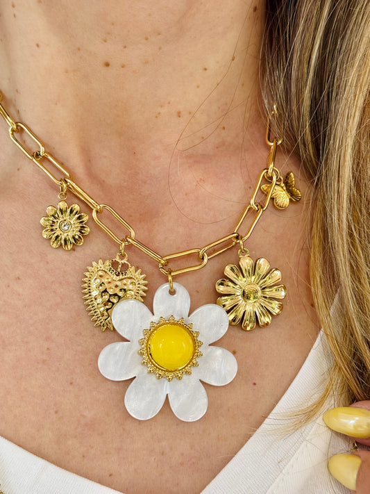 Collier charms marguerite