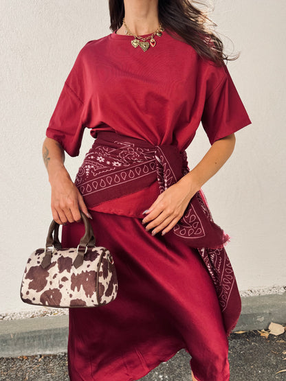 Grand chèche imprimé style bandana – bordeau & écru